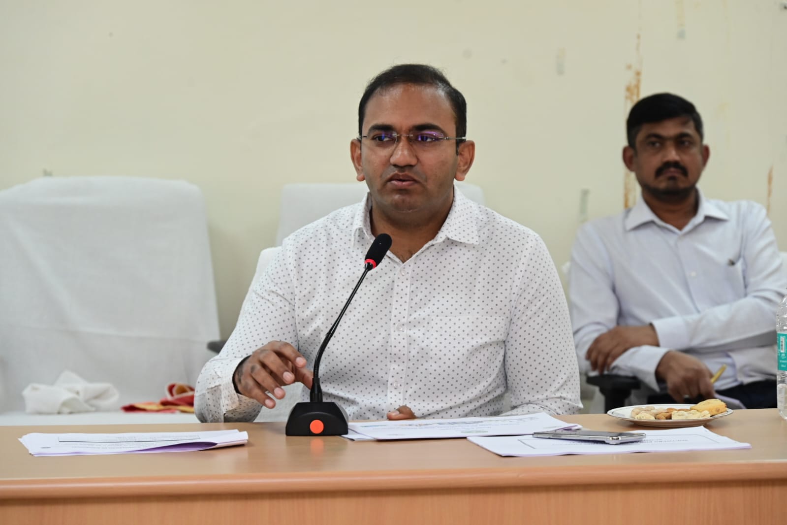 Students Experience Democracy Firsthand at AP Assembly